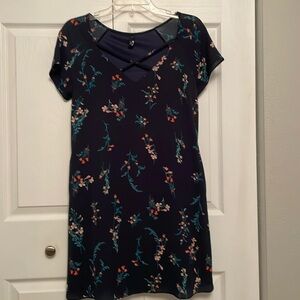 Ing Floral Dress with Pockets Crisscross Neckline Small Like New